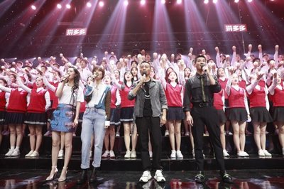 《天天向上》攜手《中國機(jī)長》 一場致敬英雄的熒屏交響，如何實(shí)現(xiàn)話題與口碑的雙贏？